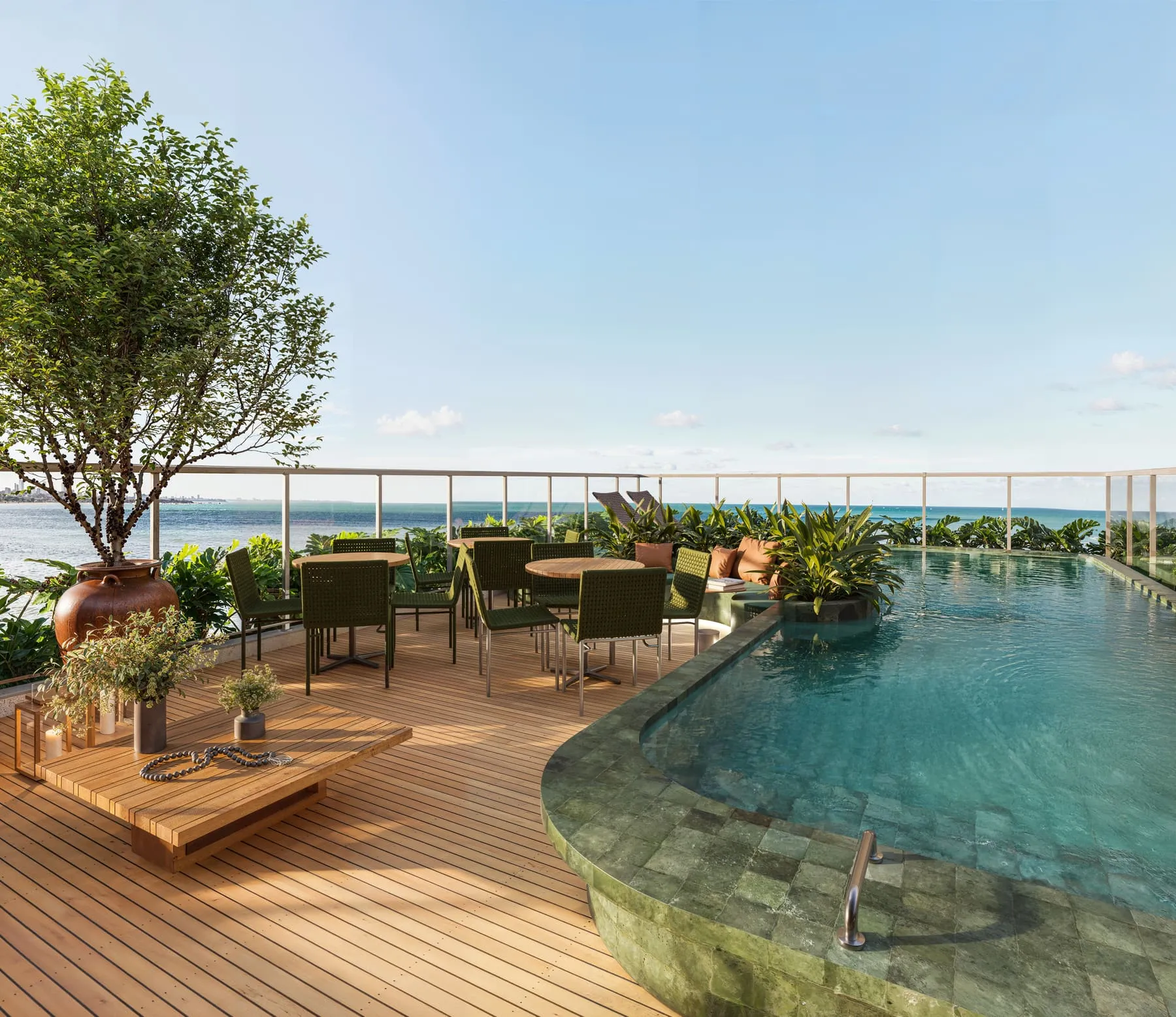 Deck da piscina do Soleil, vista leste